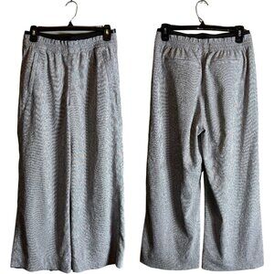Athleta Echo Wide Crop Pant Women's 4 Gray Active Workout Athleisure Casual NWOT